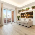 Vatican Luxury Flat 3 With Kitchen アパート