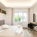 Vatican Luxury Flat 3 With Kitchen