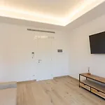 Апартаменты Vatican Luxury Flat 3 With Kitchen *