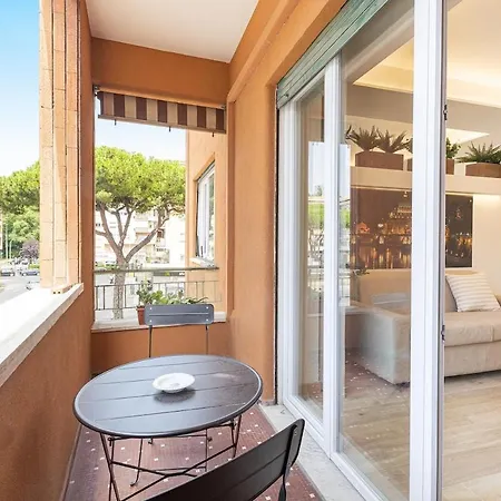 Vatican Luxury Flat 3 With Kitchen *