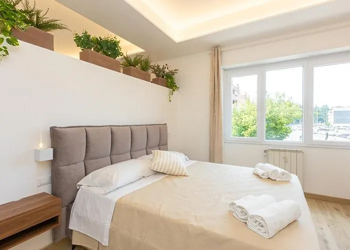 Vatican Luxury Flat 3 With Kitchen Apartment