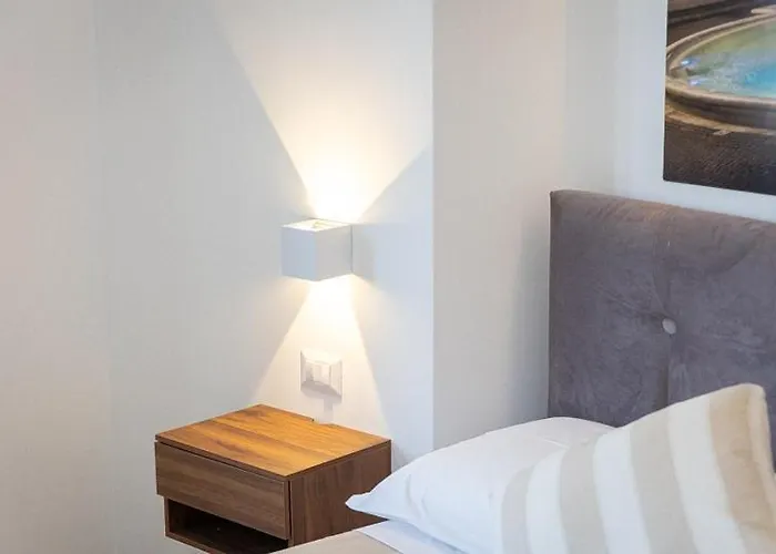 Vatican Luxury Flat 3 With Kitchen