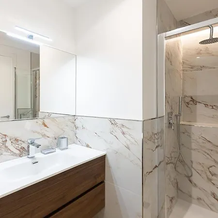 Vatican Luxury Flat 3 With Kitchen