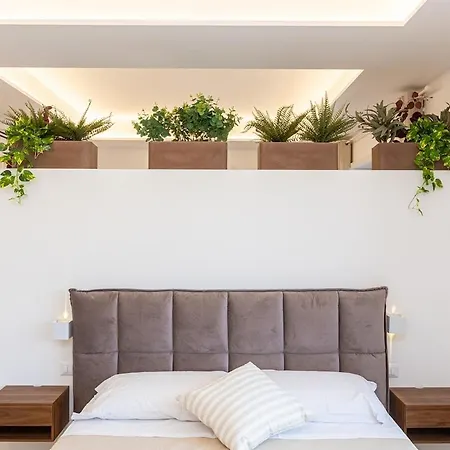 Vatican Luxury Flat 3 With Kitchen *