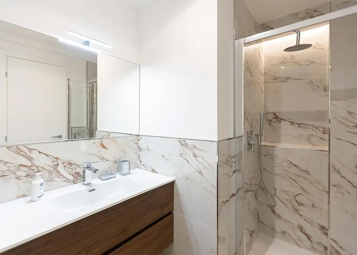 Vatican Luxury Flat 3 With Kitchen