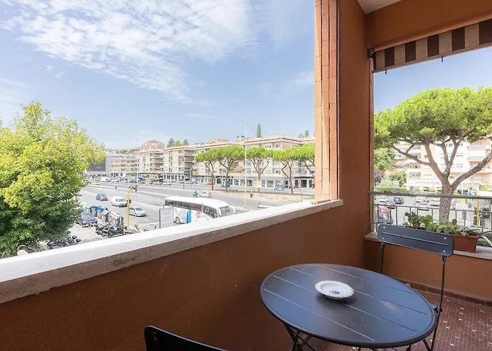 Vatican Luxury Flat 3 With Kitchen