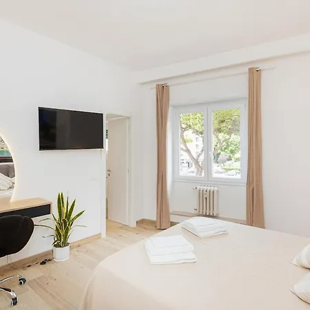 Vatican Luxury Flat 3 With Kitchen * Рим