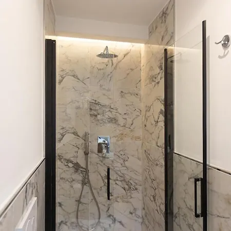 Vatican Luxury Flat 3 With Kitchen *