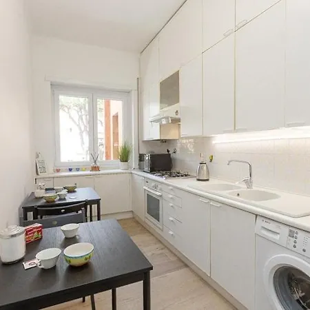 Apartamento Vatican Luxury Flat 3 With Kitchen