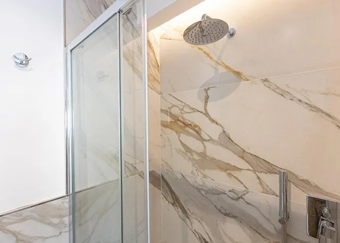 Vatican Luxury Flat 3 With Kitchen *